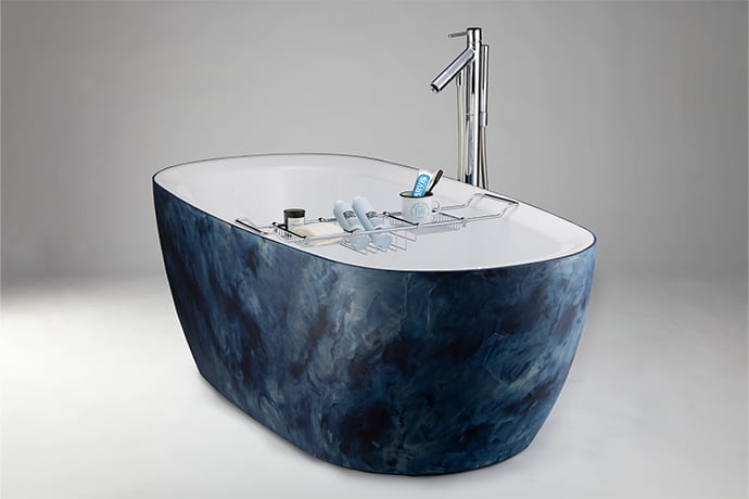 Artis×ART MORIYA アルティスの純白のスタンディング浴槽「ARW1780」